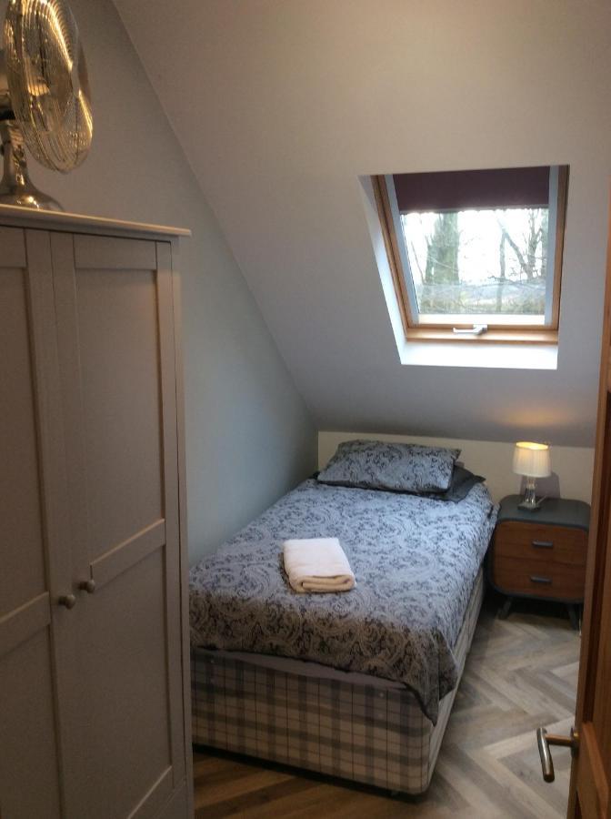 2 Bedroom Furnished Apartment In A Rural Position Stone  Eksteriør billede