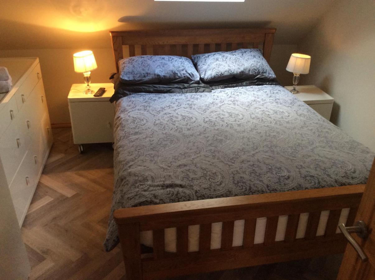 2 Bedroom Furnished Apartment In A Rural Position Stone  Eksteriør billede