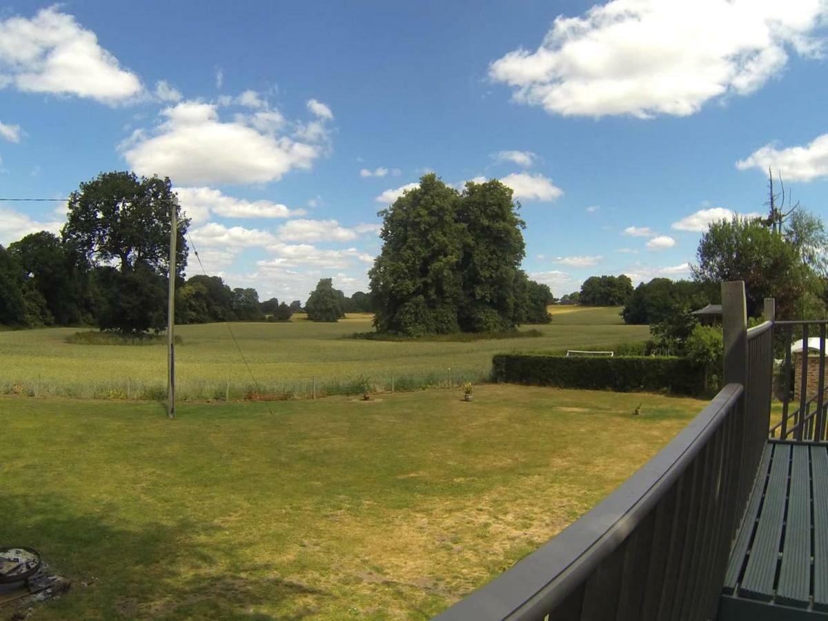 2 Bedroom Furnished Apartment In A Rural Position Stone  Eksteriør billede